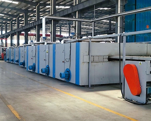 What are the characteristics of geogrid production line equipment?